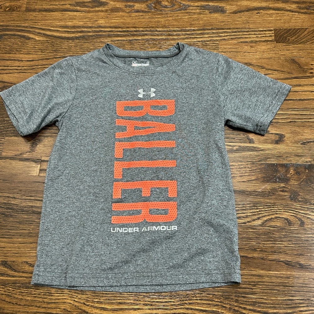 Under Armour T-shirt youth size 6
